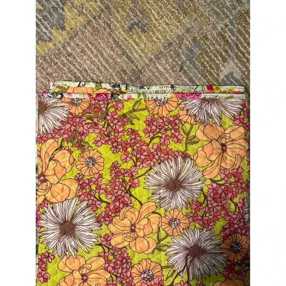 Floral Quilted Throw Blanket Reversible Peach Pink Green‎ 40x40 Decor